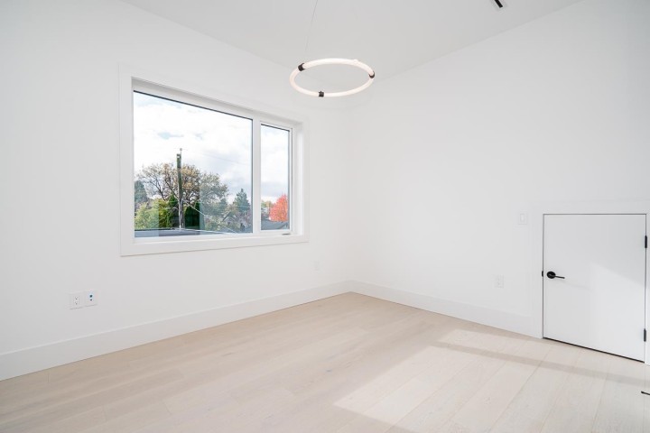 Photo 25 at 2 - 2460 Adanac Street, Renfrew VE, Vancouver East