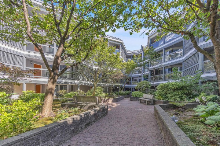 Photo 2 at 28 - 1345 W 4th Avenue, False Creek, Vancouver West
