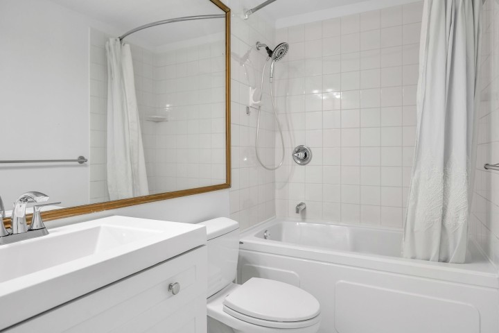 Photo 12 at 28 - 1345 W 4th Avenue, False Creek, Vancouver West