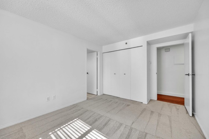 Photo 11 at 28 - 1345 W 4th Avenue, False Creek, Vancouver West