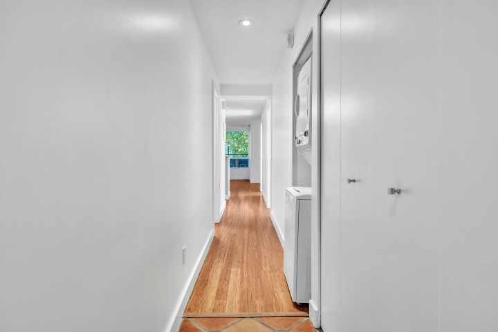 Photo 4 at 28 - 1345 W 4th Avenue, False Creek, Vancouver West