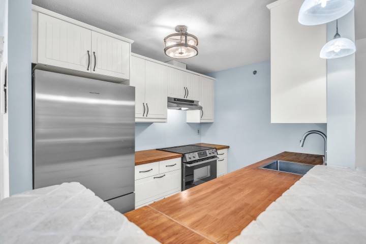 Photo 8 at 28 - 1345 W 4th Avenue, False Creek, Vancouver West