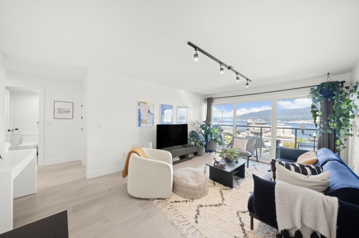 Photo 13 at 302 - 2366 Wall Street, Hastings, Vancouver East