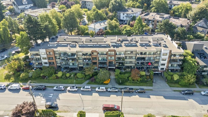 Photo 33 at 302 - 2366 Wall Street, Hastings, Vancouver East