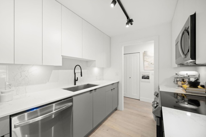 Photo 21 at 302 - 2366 Wall Street, Hastings, Vancouver East