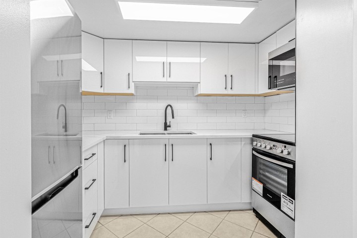 Photo 7 at 1506 - 789 Drake Street, Downtown VW, Vancouver West