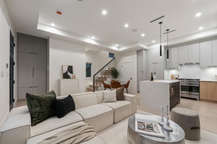 Photo 2 at 1 - 1259 Renfrew Street, Renfrew VE, Vancouver East