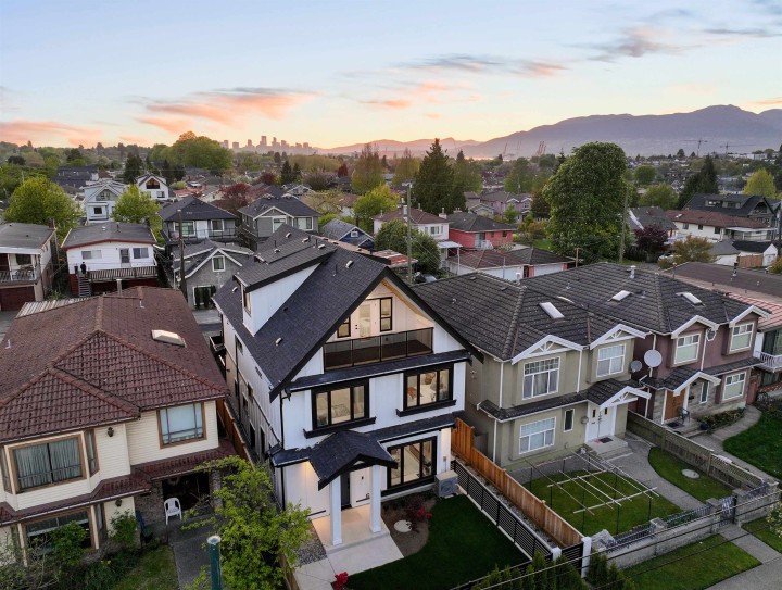 Photo 18 at 1 - 1259 Renfrew Street, Renfrew VE, Vancouver East