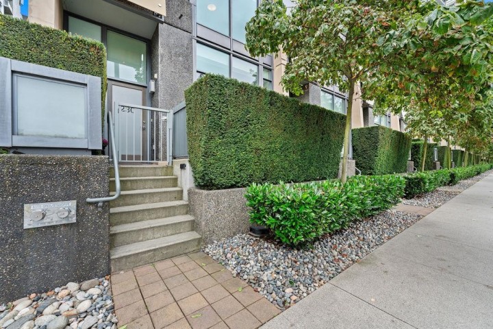 Photo 23 at 230 W 1 Avenue, False Creek, Vancouver West