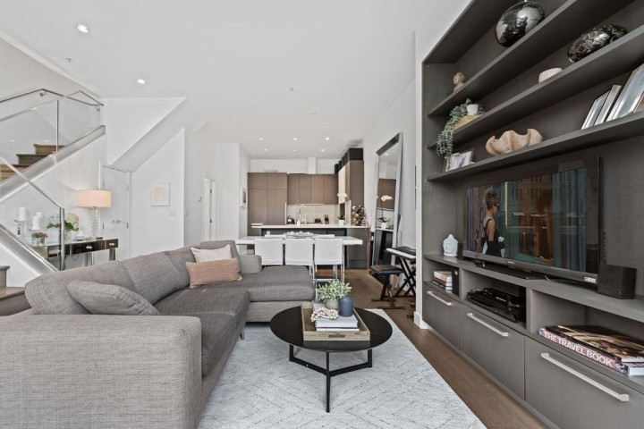 Photo 5 at 230 W 1 Avenue, False Creek, Vancouver West