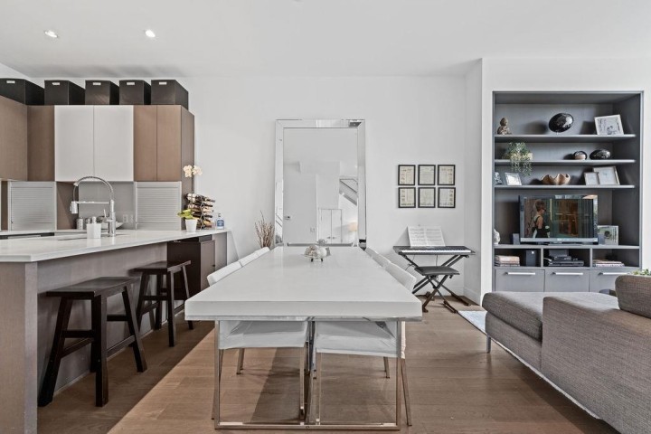 Photo 4 at 230 W 1 Avenue, False Creek, Vancouver West