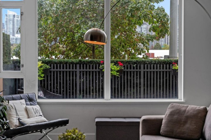 Photo 8 at 230 W 1 Avenue, False Creek, Vancouver West