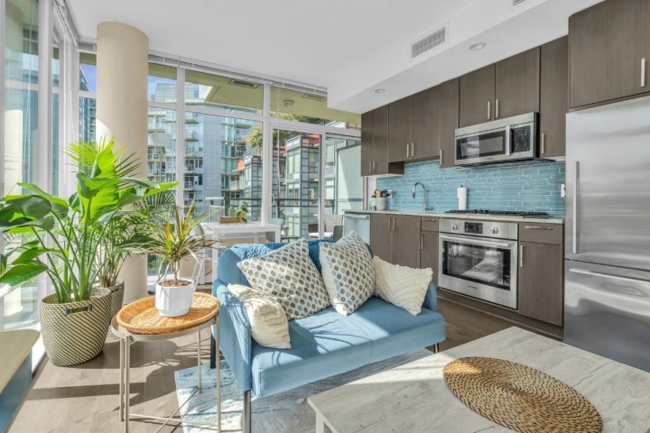 Photo 2 at 504 - 38 W 1st Avenue, False Creek, Vancouver West