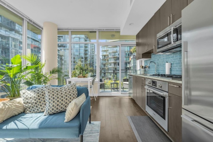 Photo 3 at 504 - 38 W 1st Avenue, False Creek, Vancouver West