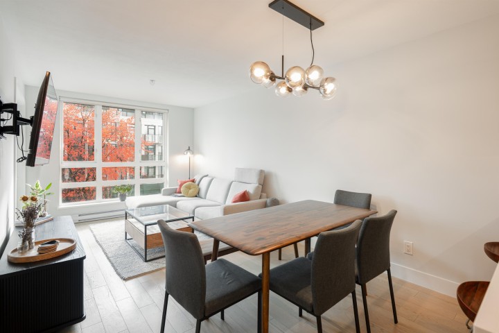 Photo 6 at 406 - 2477 Carolina Street, Mount Pleasant VE, Vancouver East