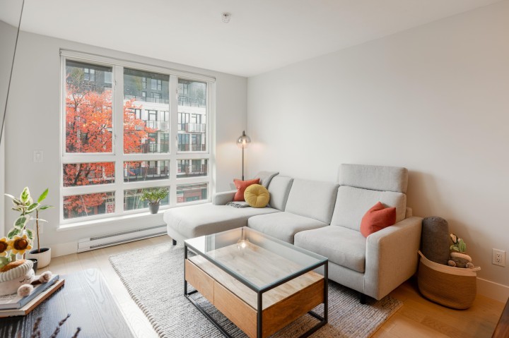 Photo 9 at 406 - 2477 Carolina Street, Mount Pleasant VE, Vancouver East