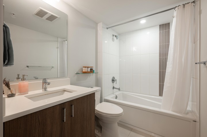 Photo 15 at 406 - 2477 Carolina Street, Mount Pleasant VE, Vancouver East