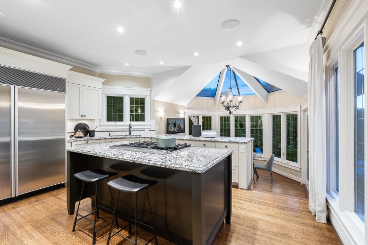 Photo 10 at 2716 W 49th Avenue, S.W. Marine, Vancouver West