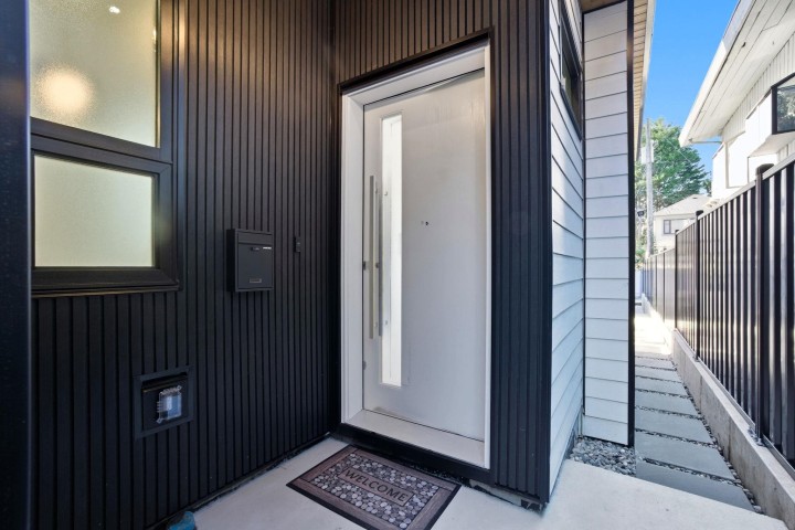 Photo 2 at 2 - 6141 Yew Street, Kerrisdale, Vancouver West