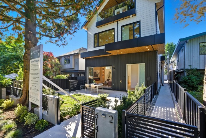 Photo 1 at 2 - 6141 Yew Street, Kerrisdale, Vancouver West