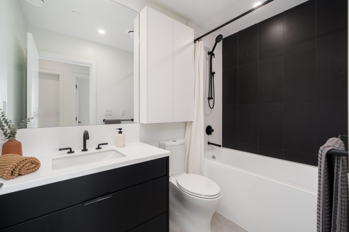 Photo 12 at 228 - 650 E 2nd Street, Lower Lonsdale, North Vancouver