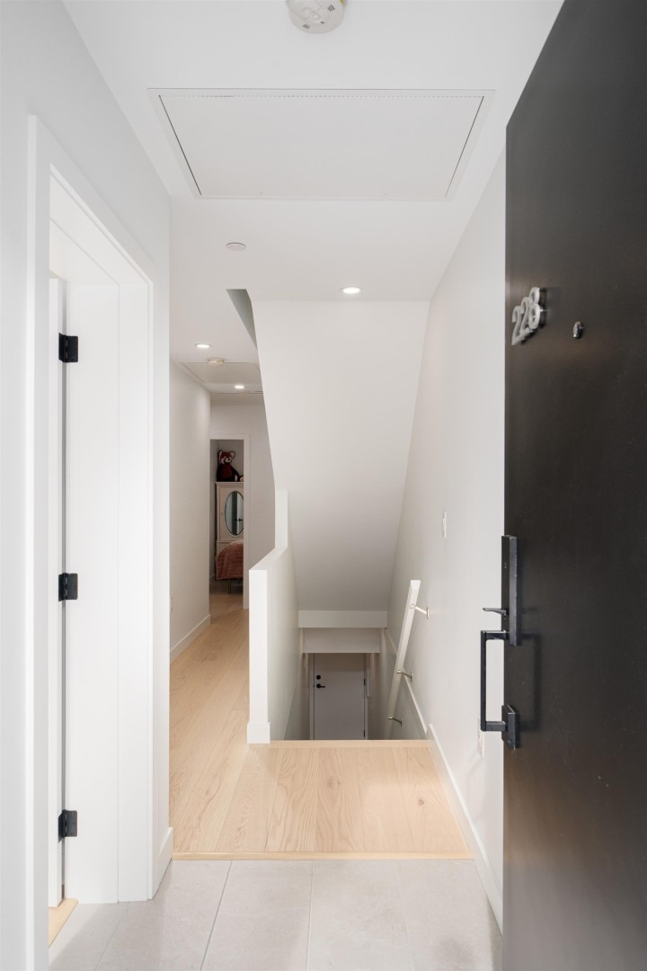 Photo 5 at 228 - 650 E 2nd Street, Lower Lonsdale, North Vancouver