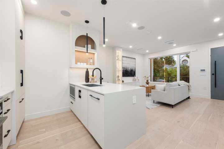 Photo 10 at 1 - 65 E King Edward Avenue, Main, Vancouver East