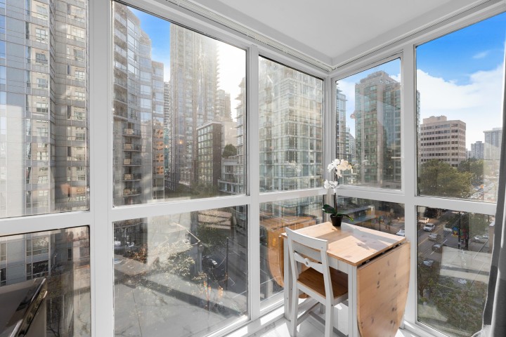 Photo 13 at 702 - 1188 Howe Street, Downtown VW, Vancouver West