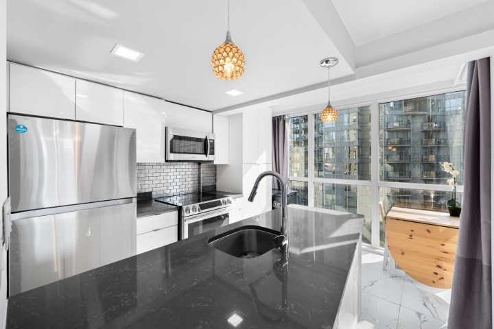 Photo 12 at 702 - 1188 Howe Street, Downtown VW, Vancouver West