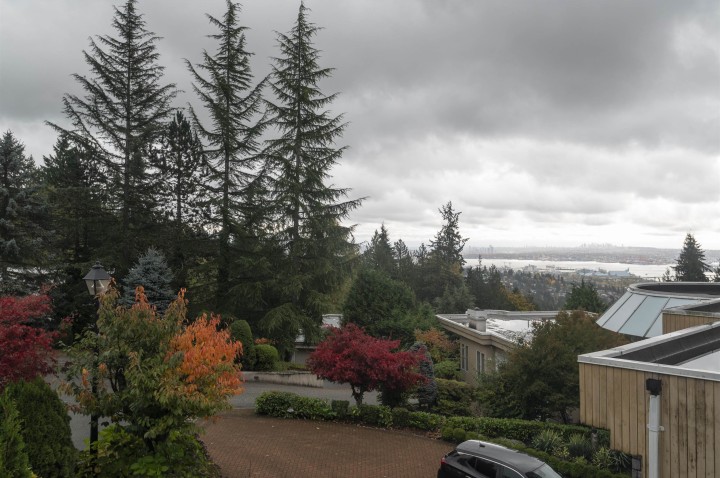 Photo 8 at 2572 Westhill Close, Westhill, West Vancouver