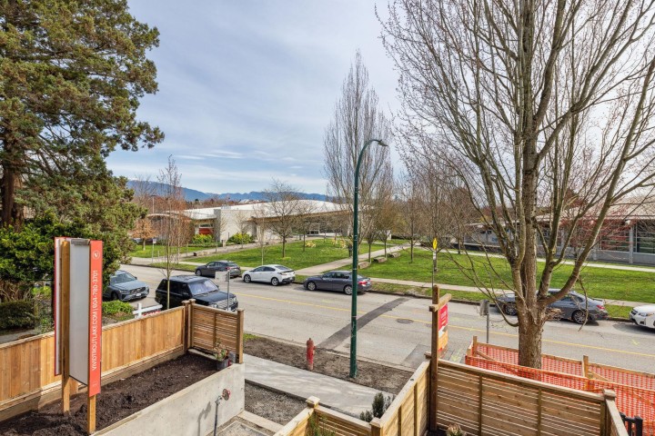 Photo 37 at 3381 Victoria Drive, Victoria VE, Vancouver East