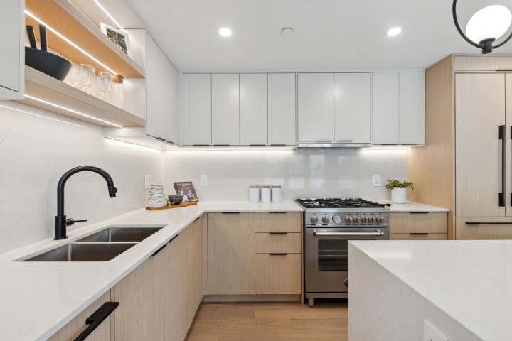 Photo 13 at 3383 Victoria Drive, Victoria VE, Vancouver East