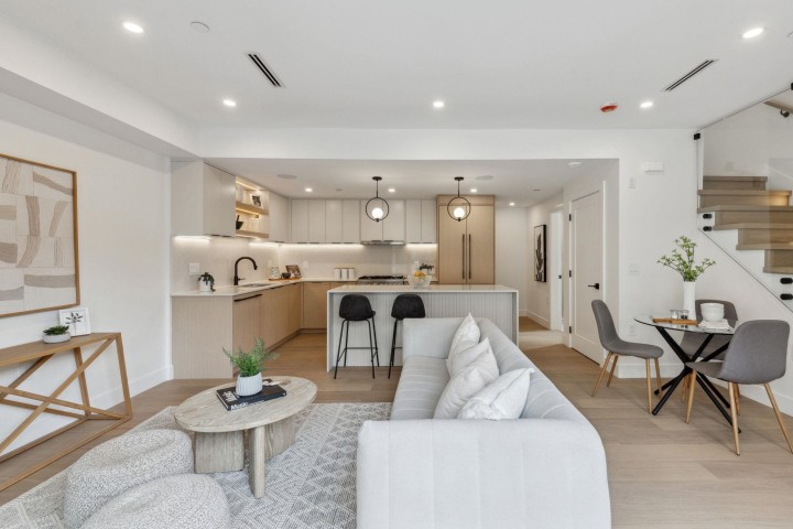 Photo 3 at 3383 Victoria Drive, Victoria VE, Vancouver East