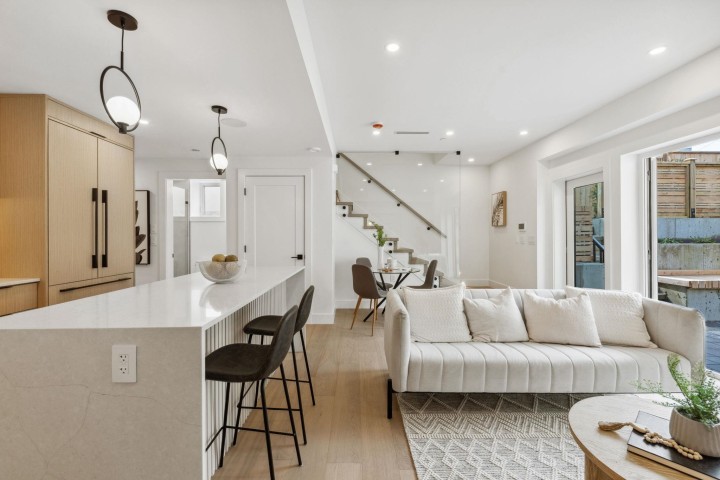 Photo 8 at 3383 Victoria Drive, Victoria VE, Vancouver East