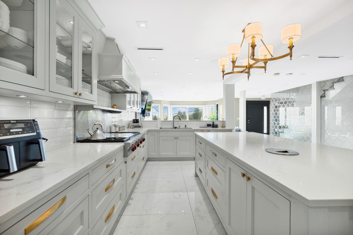 Photo 3 at 1388 21st Street, Ambleside, West Vancouver