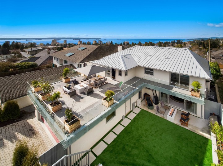 Photo 5 at 1388 21st Street, Ambleside, West Vancouver