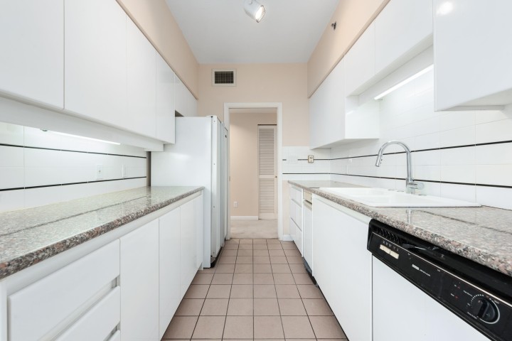 Photo 13 at 201 - 1788 W Georgia Street, West End VW, Vancouver West