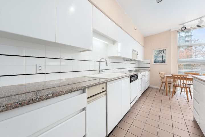 Photo 12 at 201 - 1788 W Georgia Street, West End VW, Vancouver West