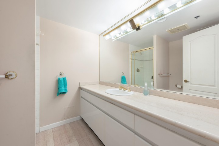 Photo 18 at 201 - 1788 W Georgia Street, West End VW, Vancouver West