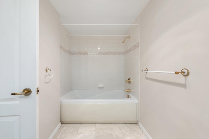 Photo 19 at 201 - 1788 W Georgia Street, West End VW, Vancouver West