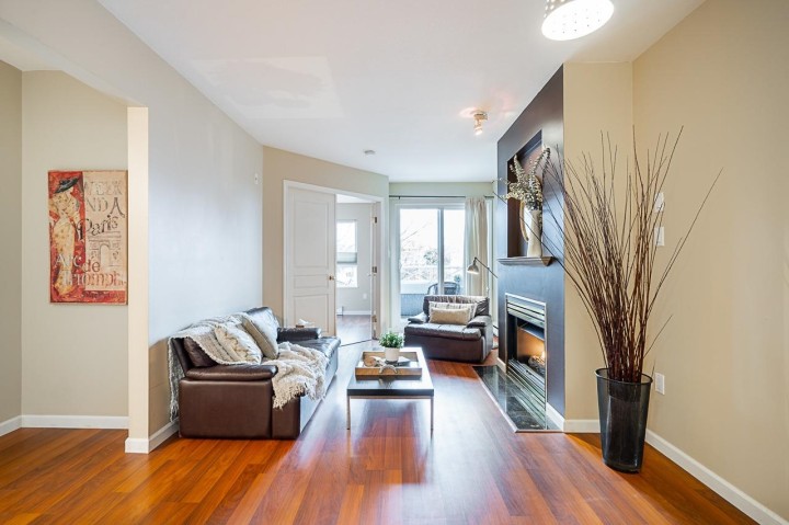 Photo 2 at PH17 - 760 Kingsway, Fraser VE, Vancouver East