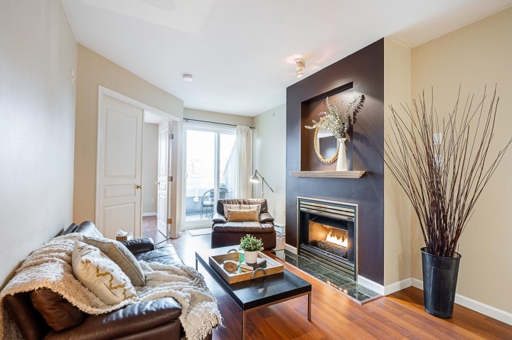 Photo 3 at PH17 - 760 Kingsway, Fraser VE, Vancouver East