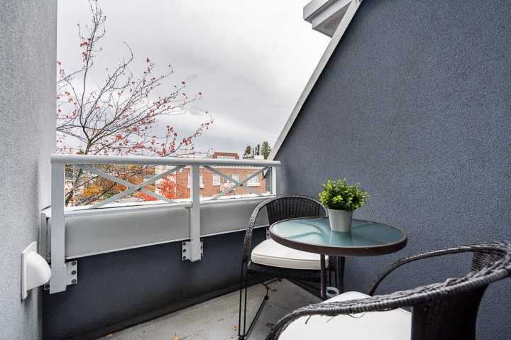 Photo 5 at PH17 - 760 Kingsway, Fraser VE, Vancouver East