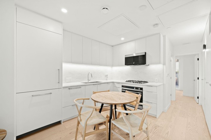 Photo 6 at 107 - 650 E 2nd Street, Lower Lonsdale, North Vancouver