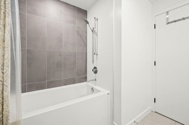 Photo 17 at 107 - 650 E 2nd Street, Lower Lonsdale, North Vancouver