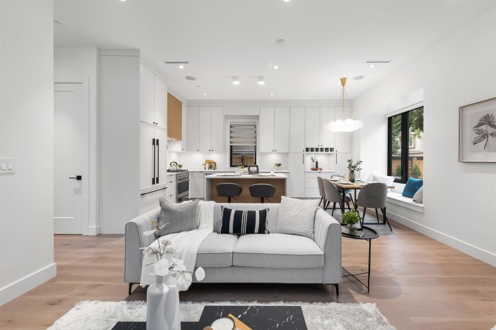 Photo 2 at 1 - 878 E 37 Avenue, Fraser VE, Vancouver East