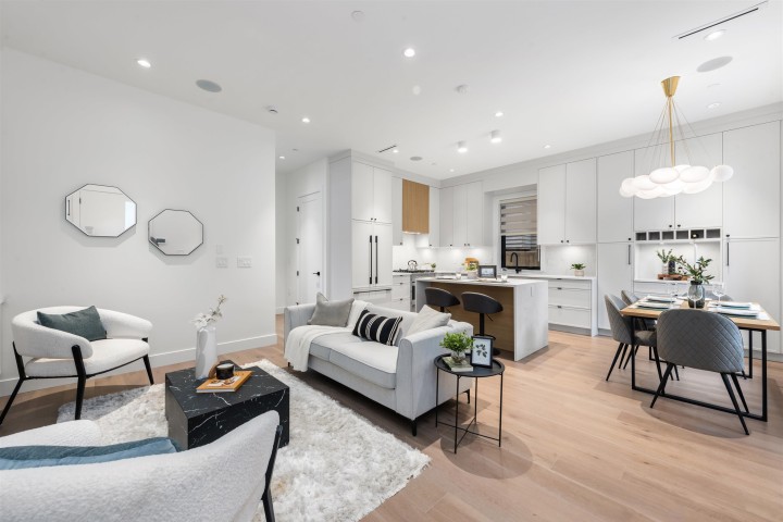 Photo 12 at 1 - 878 E 37 Avenue, Fraser VE, Vancouver East