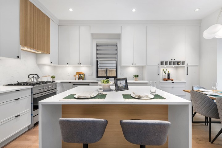 Photo 5 at 1 - 878 E 37 Avenue, Fraser VE, Vancouver East