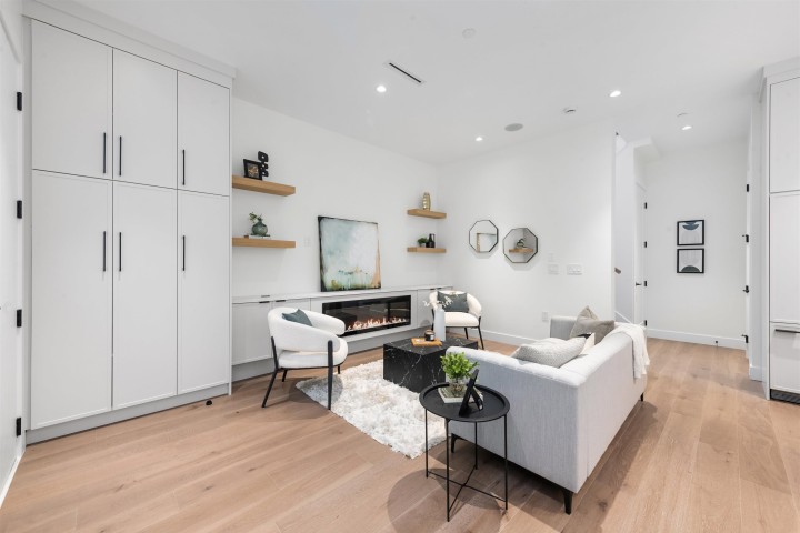 Photo 9 at 1 - 878 E 37 Avenue, Fraser VE, Vancouver East