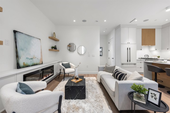 Photo 11 at 1 - 878 E 37 Avenue, Fraser VE, Vancouver East